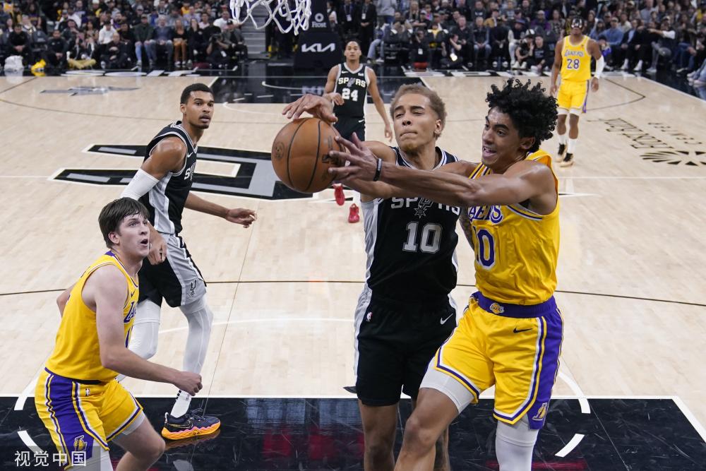 郑钦文身上 郑钦文身上